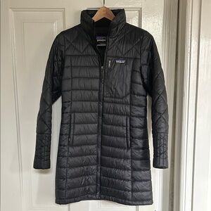Patagonia Women's 3/4 Length Black Puffer Coat